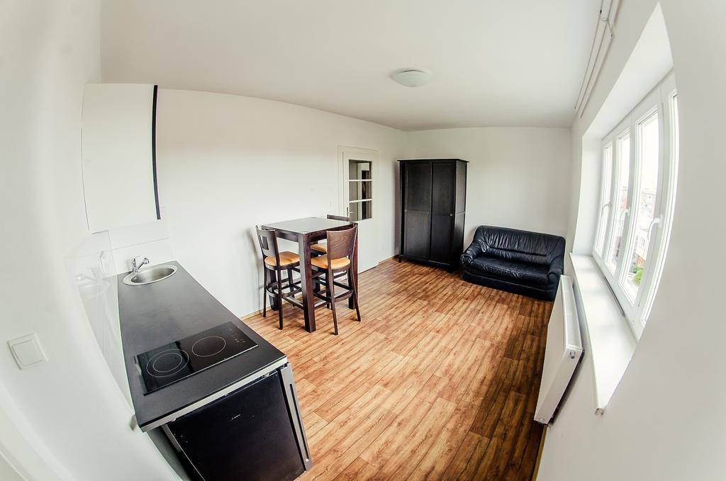 Hotel Penzion Karolinka à Kroměříž Extérieur photo