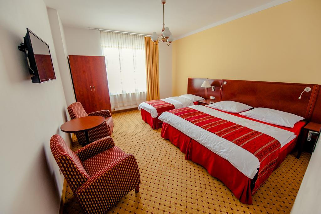 Hotel Penzion Karolinka à Kroměříž Extérieur photo